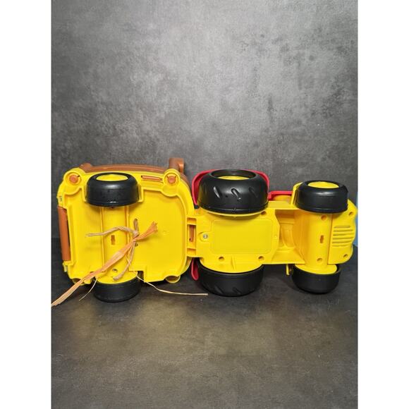 Fisher Price Little People Tow N Pull Farm Tractor W/ 5 Figures - Pig & Horse - Picture 6 of 7